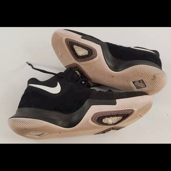 Nike Kyrie 3 Black, White, Men Size 9 852395-010 - Picture 4 of 6